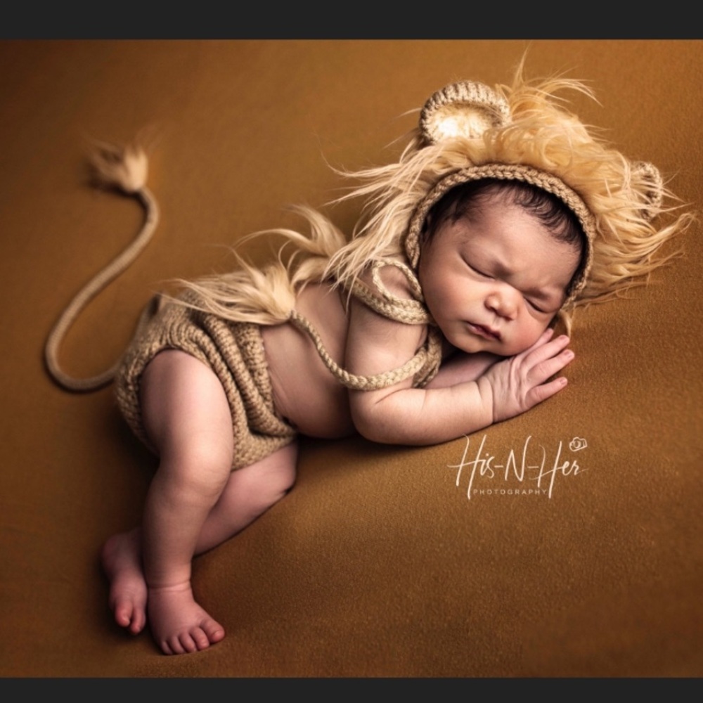 Newborn photoshoot crochet lion set